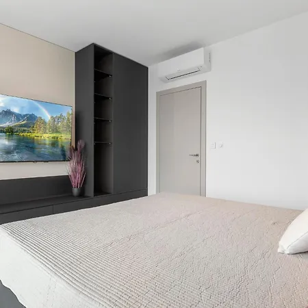 Luxury Eurovea Tower - & Hills 아파트 *