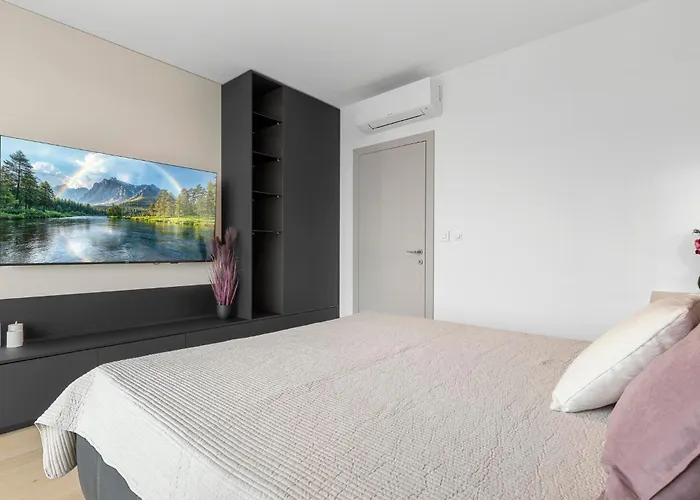 Luxury Eurovea Tower - & Hills 아파트 *